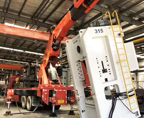 南区街道附近随车吊出租，轻松解决运输难题