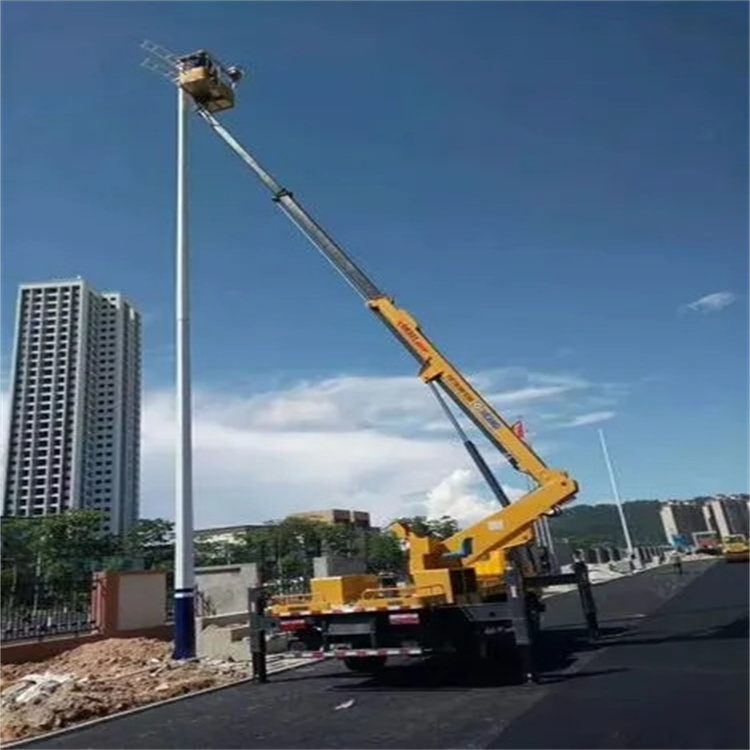 南区街道维修路灯的曲臂升降车出租